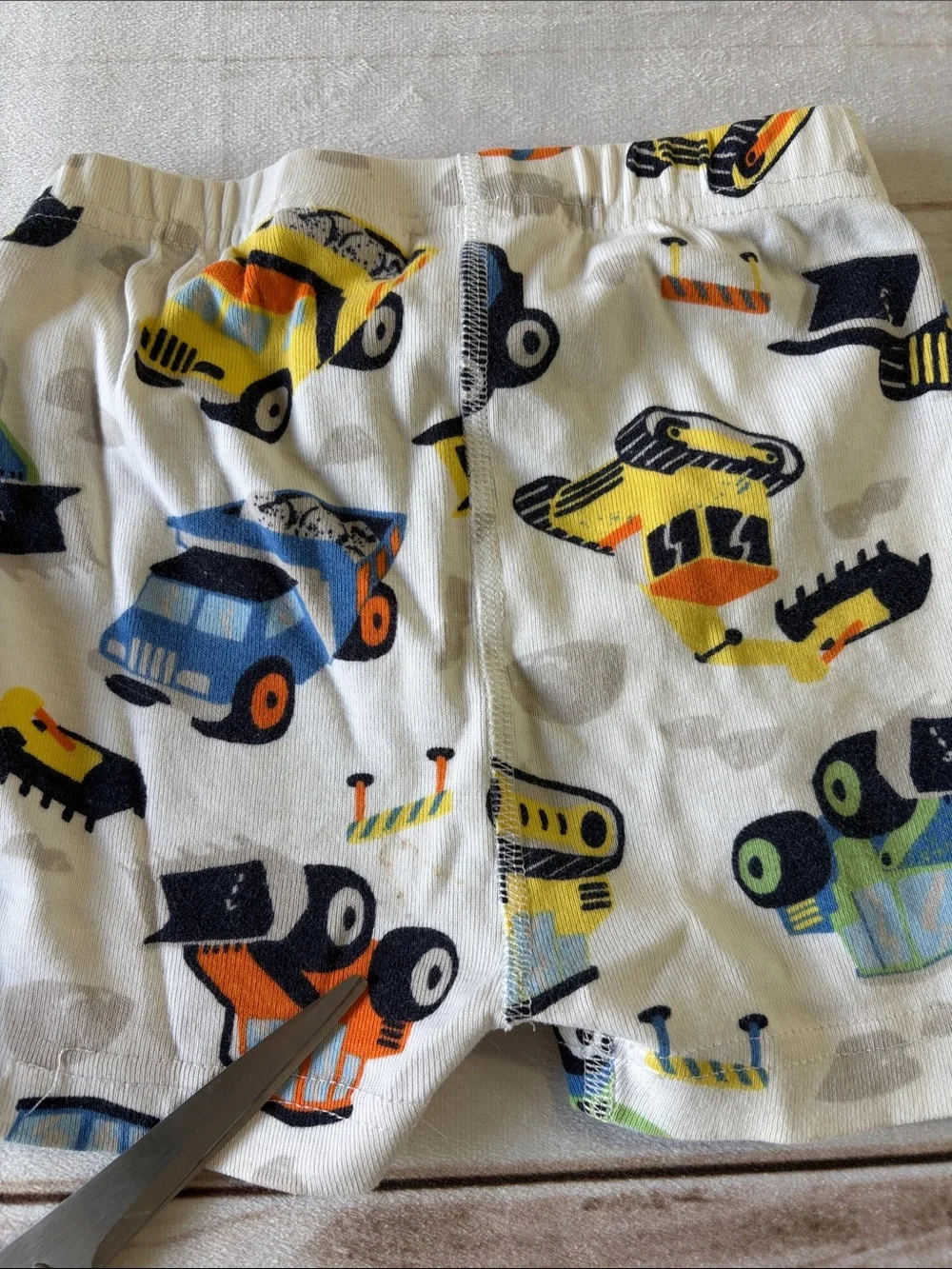 Hanna Andersson Kids Construction Vehicle Pajama Set - White with Blue Trim